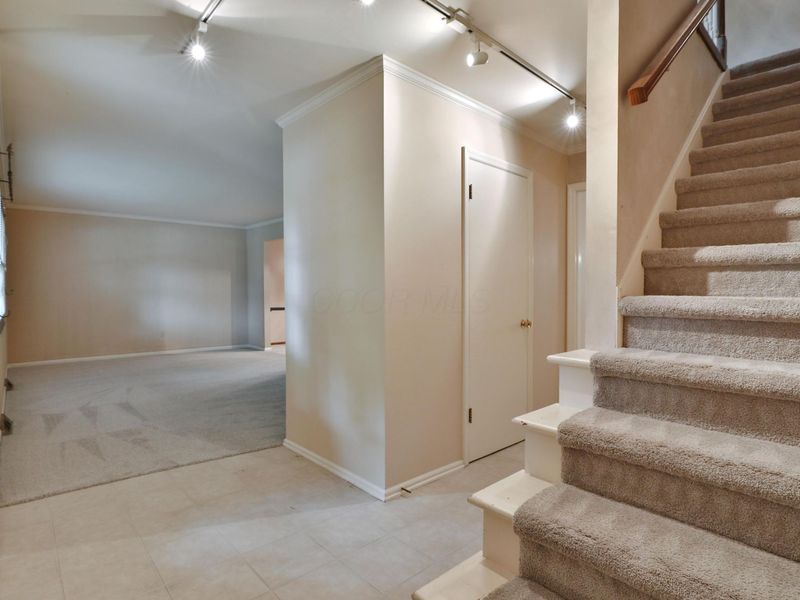 4875 Widner Street , Columbus, OH 43220 Photo 5