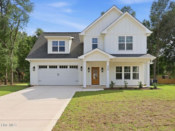 228 Telluride Court, Aberdeen, NC 28315