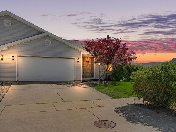 1601 E Lexington Drive , Urbana, IL 61802