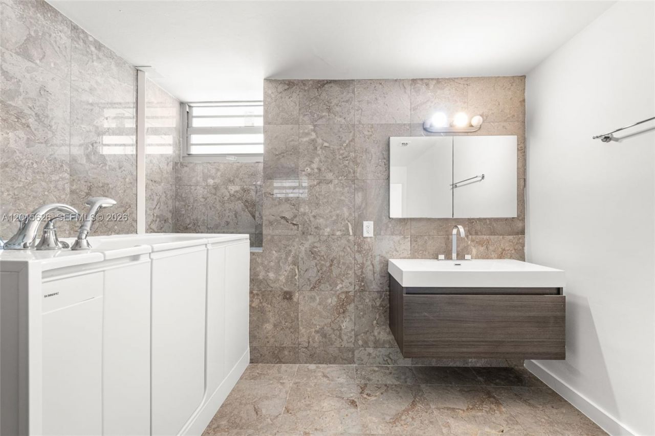 5255 Collins Ave , Unit PH A & CD, Miami Beach, FL 33140 Photo
