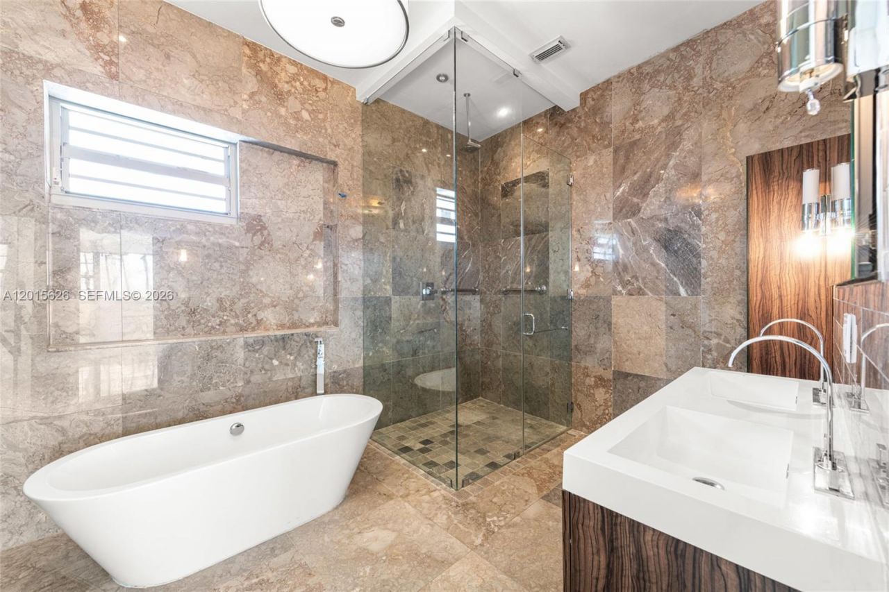 5255 Collins Ave , Unit PH A & CD, Miami Beach, FL 33140 Photo