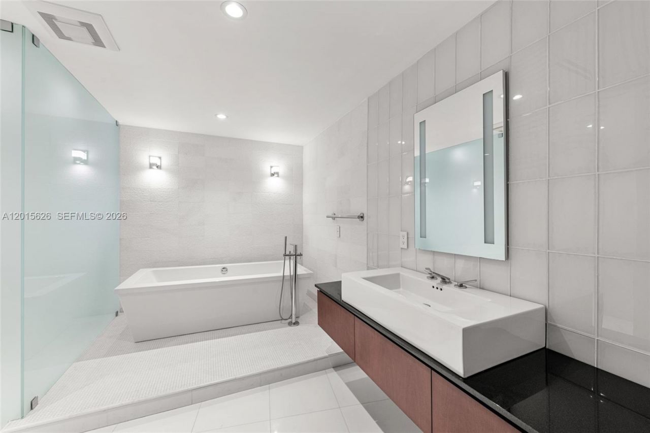 5255 Collins Ave , Unit PH A & CD, Miami Beach, FL 33140 Photo