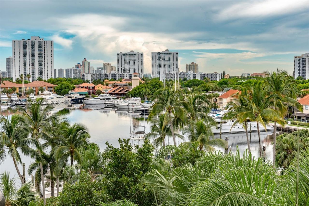 3610 Yacht Club Dr, Unit 511, Aventura, FL 33180 Photo