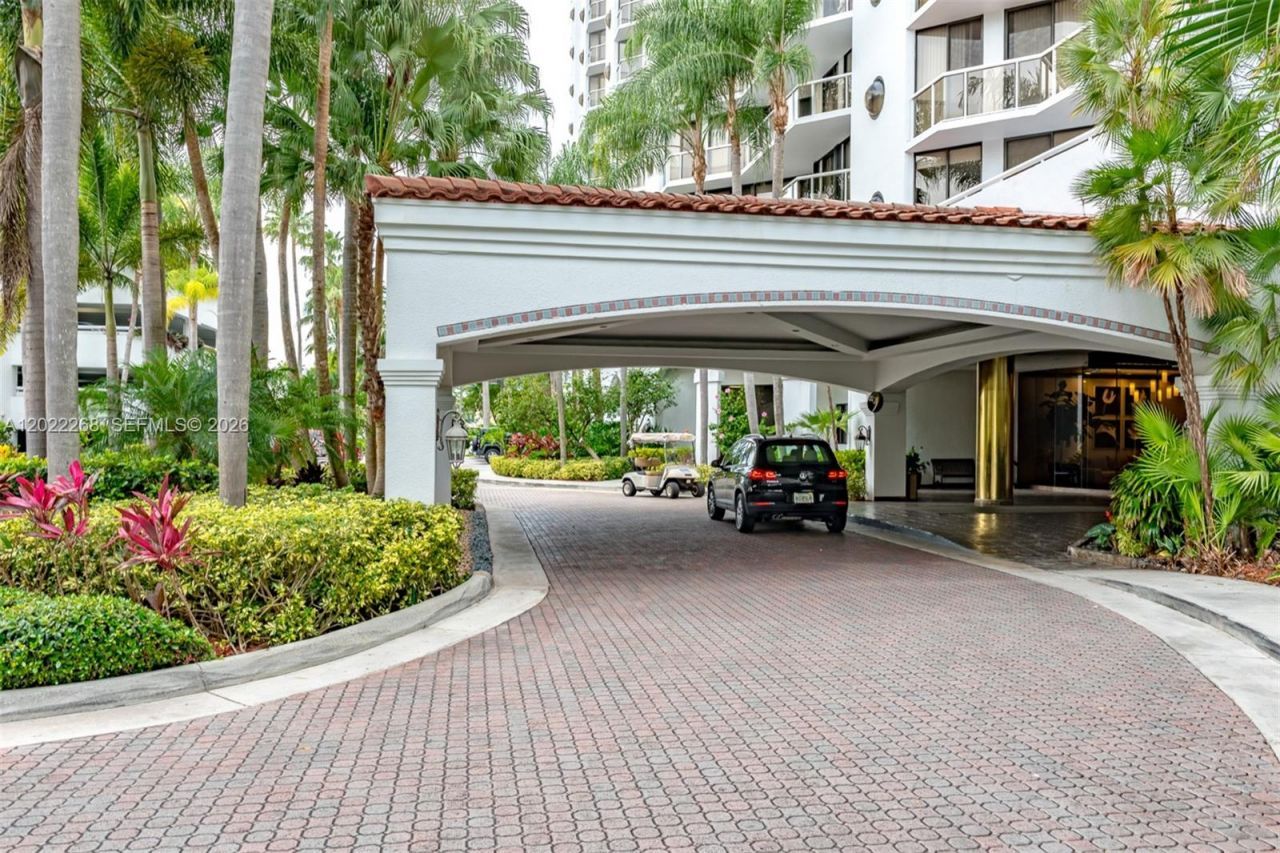 3610 Yacht Club Dr, Unit 511, Aventura, FL 33180 Photo