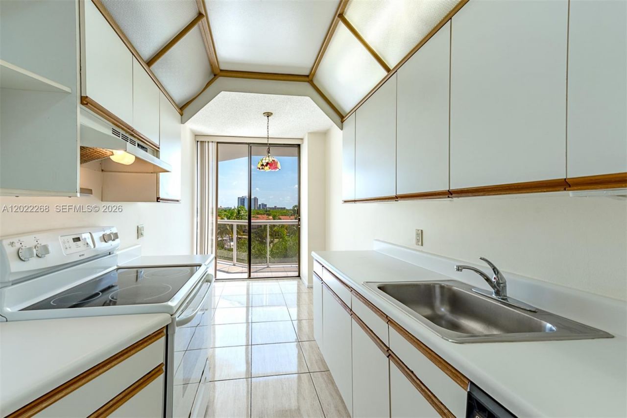 3610 Yacht Club Dr , Unit 511, Aventura, FL 33180 Photo