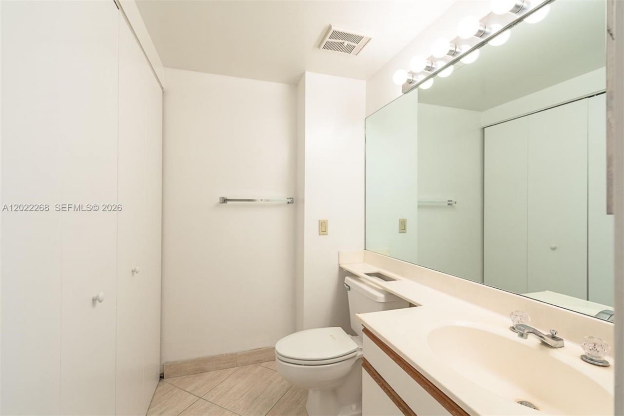 3610 Yacht Club Dr , Unit 511, Aventura, FL 33180 Photo
