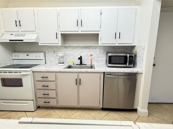 240 Lakeview Dr , Unit 306, Weston, FL 33326