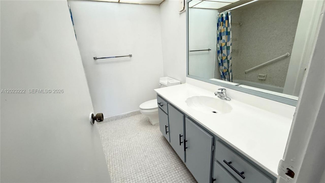 240 Lakeview Dr , Unit 306, Weston, FL 33326 Photo