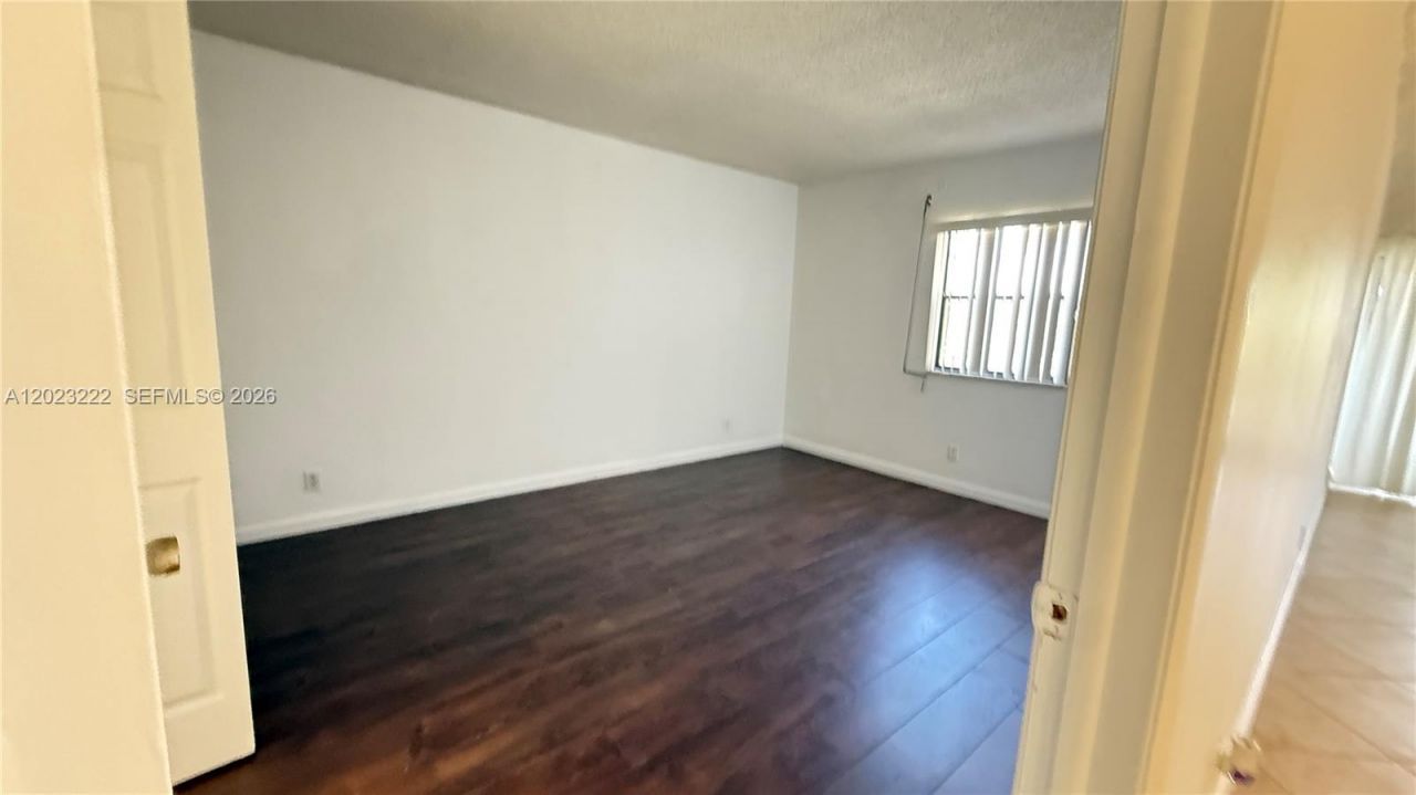 240 Lakeview Dr , Unit 306, Weston, FL 33326 Photo