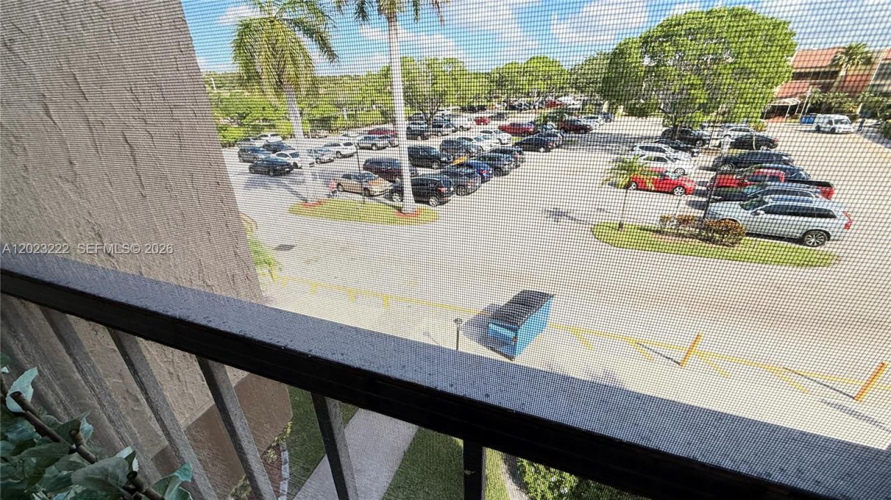 240 Lakeview Dr , Unit 306, Weston, FL 33326 Photo