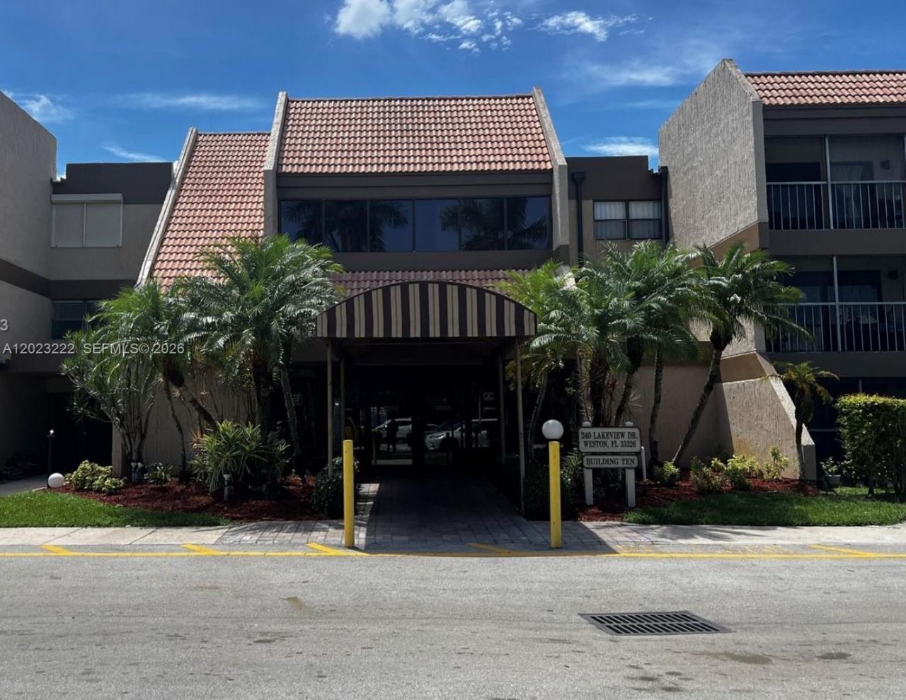 240 Lakeview Dr , Unit 306, Weston, FL 33326 Photo
