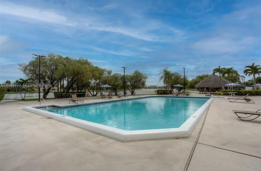 240 Lakeview Dr , Unit 306, Weston, FL 33326 Photo