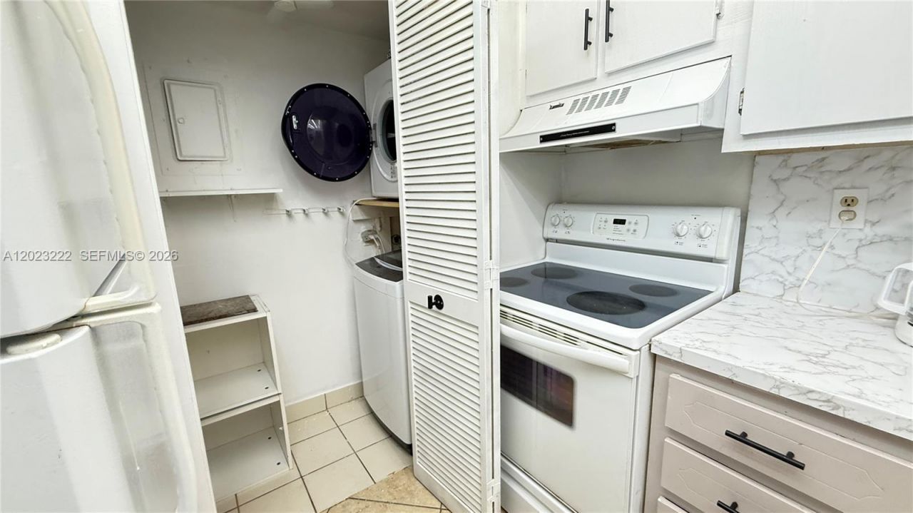 240 Lakeview Dr , Unit 306, Weston, FL 33326 Photo