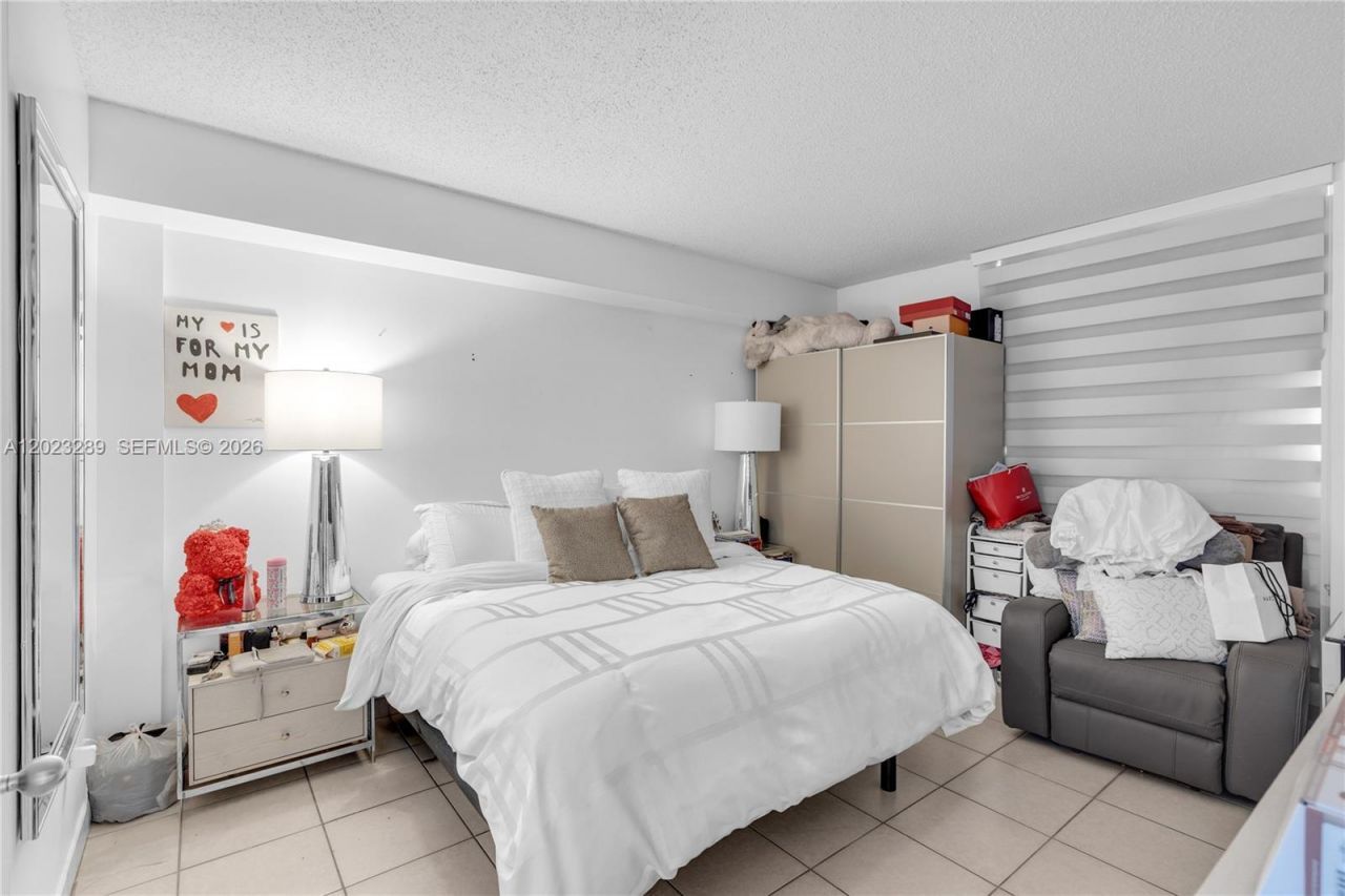 5077 NW 7th St , Unit 517, Miami, FL 33126 Photo
