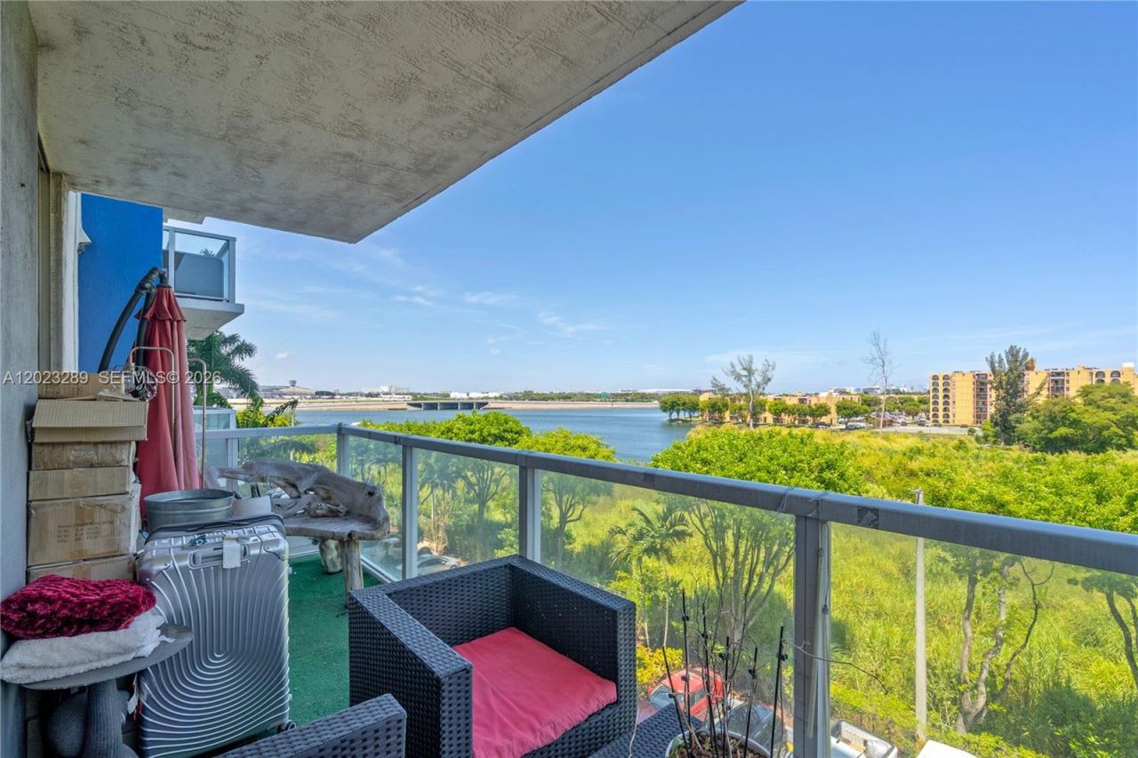 5077 NW 7th St , Unit 517, Miami, FL 33126 Photo