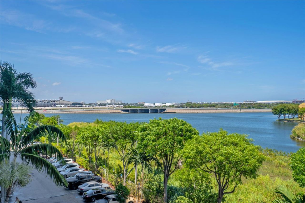 5077 NW 7th St , Unit 517, Miami, FL 33126 Photo
