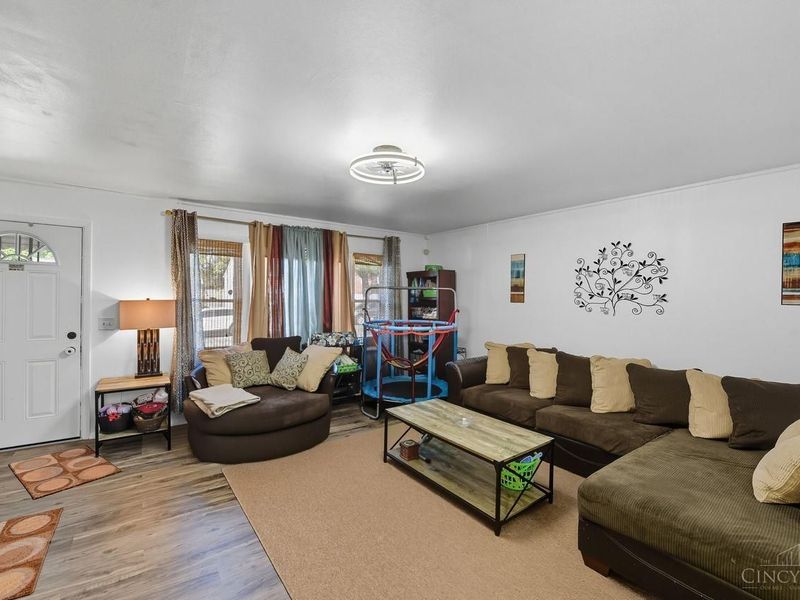 5974 Sunridge Drive, Cincinnati, OH 45224 Photo 4