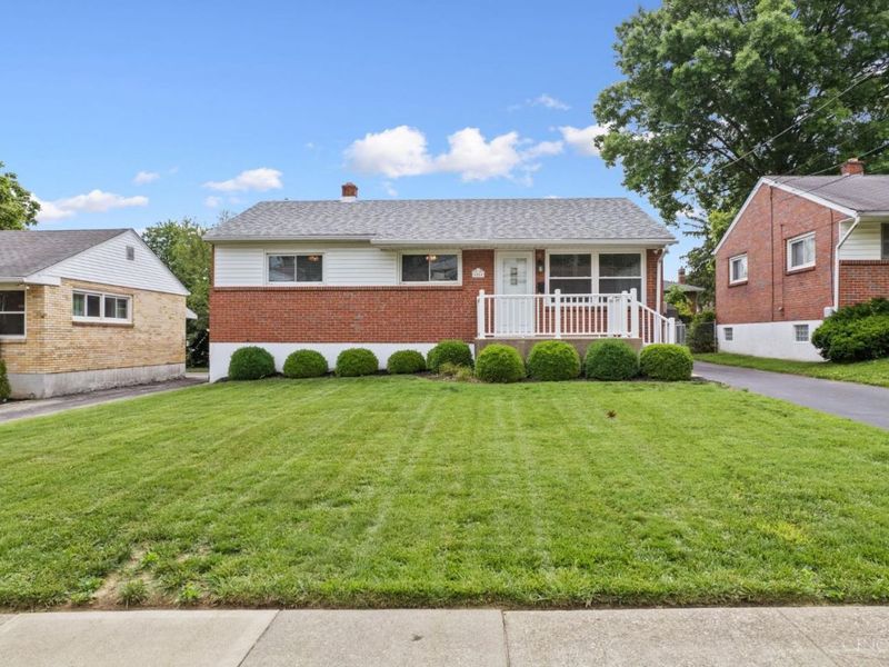8454 Donna Lane, Sycamore Township, OH 45236 Photo 2