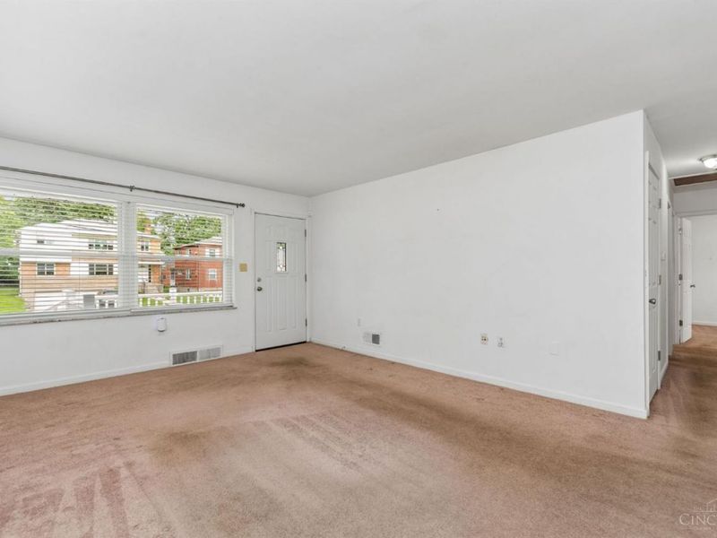 8454 Donna Lane, Sycamore Township, OH 45236 Photo 6