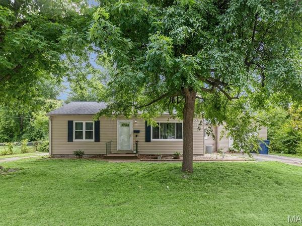 625 Royal Heights Road , Belleville, IL 62226