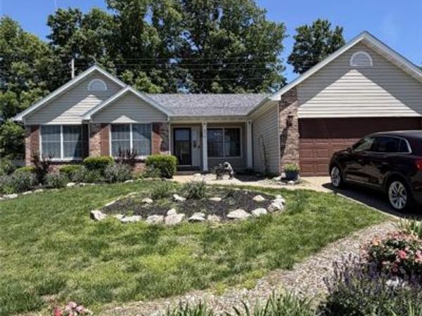 814 Emerald Place Drive , St Charles, MO 63304