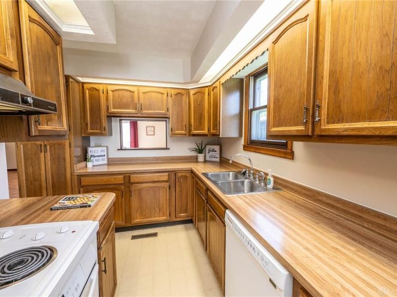 510 Ohio Avenue, Troy, OH 45373 Photo 8