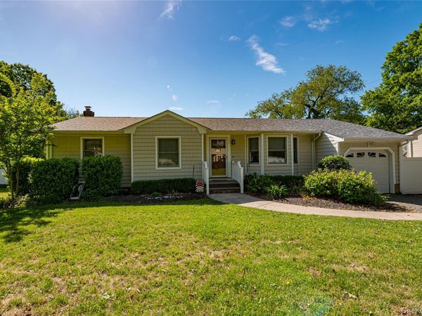 7 Edscho Lane, Commack, NY 11725