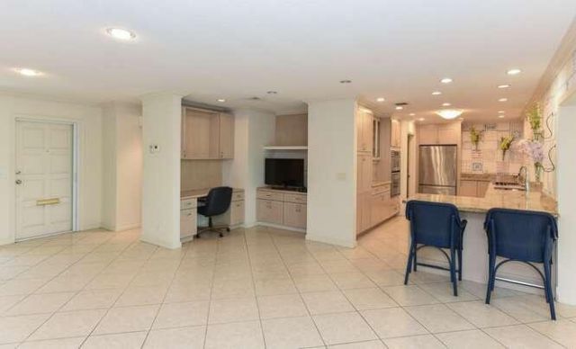 437 French Royale Circle, Atlantis, FL 33462 Photo