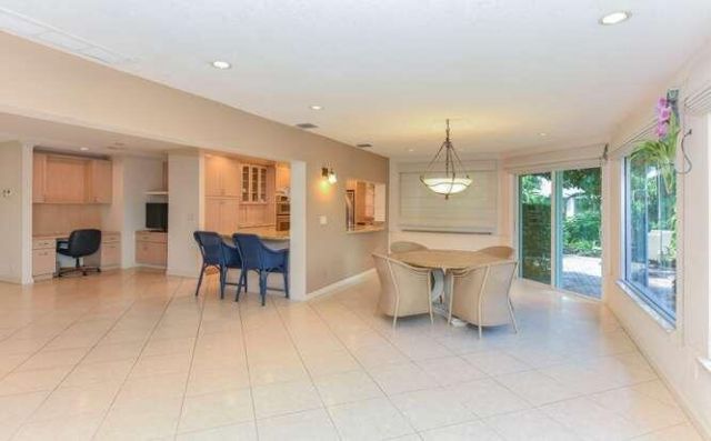 437 French Royale Circle, Atlantis, FL 33462 Photo