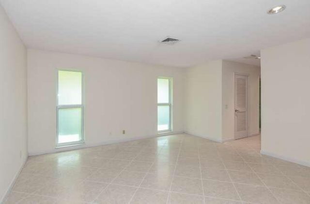 437 French Royale Circle, Atlantis, FL 33462 Photo