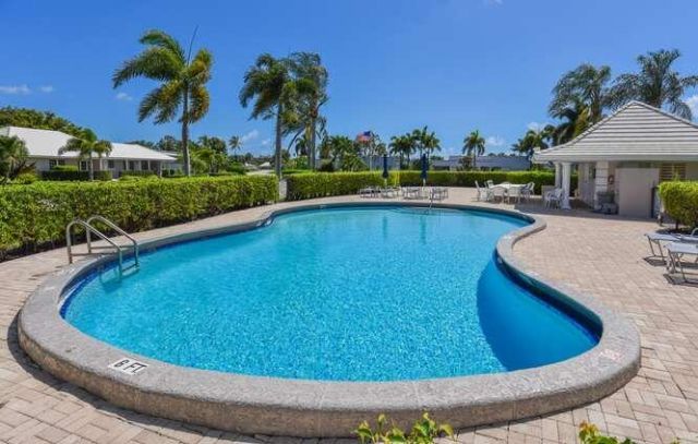 437 French Royale Circle, Atlantis, FL 33462 Photo