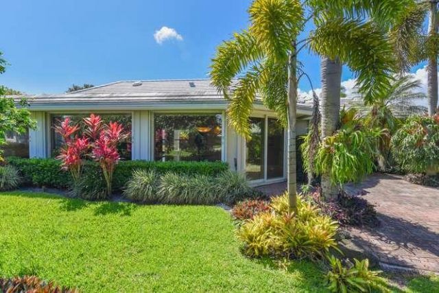 437 French Royale Circle, Atlantis, FL 33462 Photo