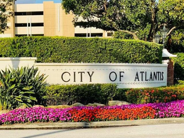 437 French Royale Circle, Atlantis, FL 33462 Photo
