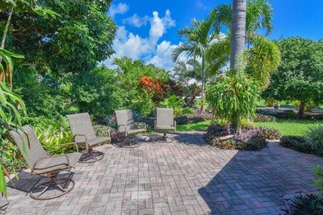 437 French Royale Circle, Atlantis, FL 33462 Photo