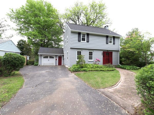 2132 Niskayuna Drive, Niskayuna, NY 12309