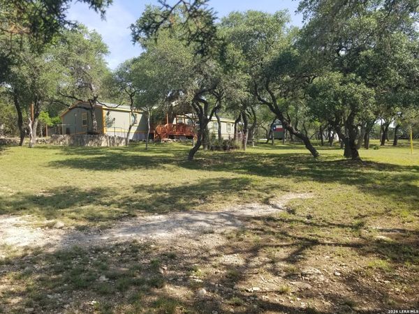 9200 Park Road 37, Lakehills, TX 78063