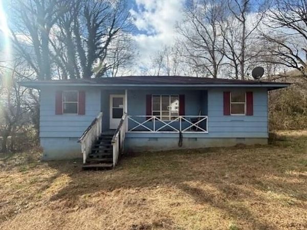 251 W Iowa Avenue, Whitwell, TN 37397