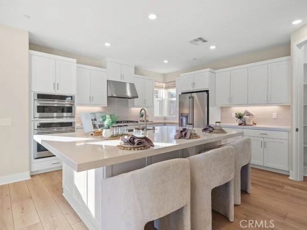 27387 Fox Den Place, Valencia, CA 91381