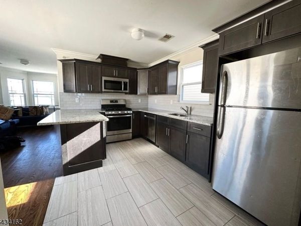 25 Amity St, Unit 2, Elizabeth, NJ 07202