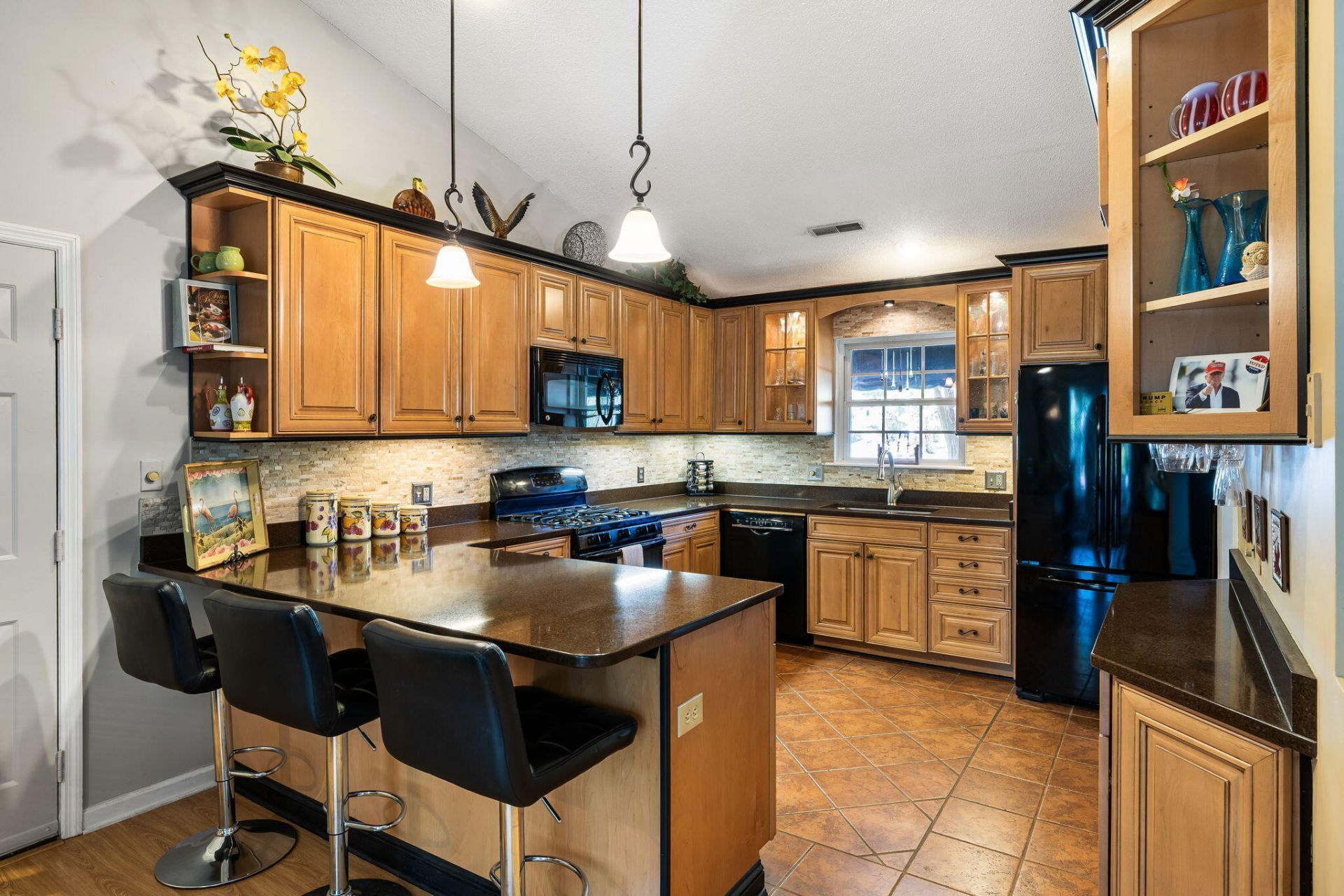 1182 Redbud Court Photo 6