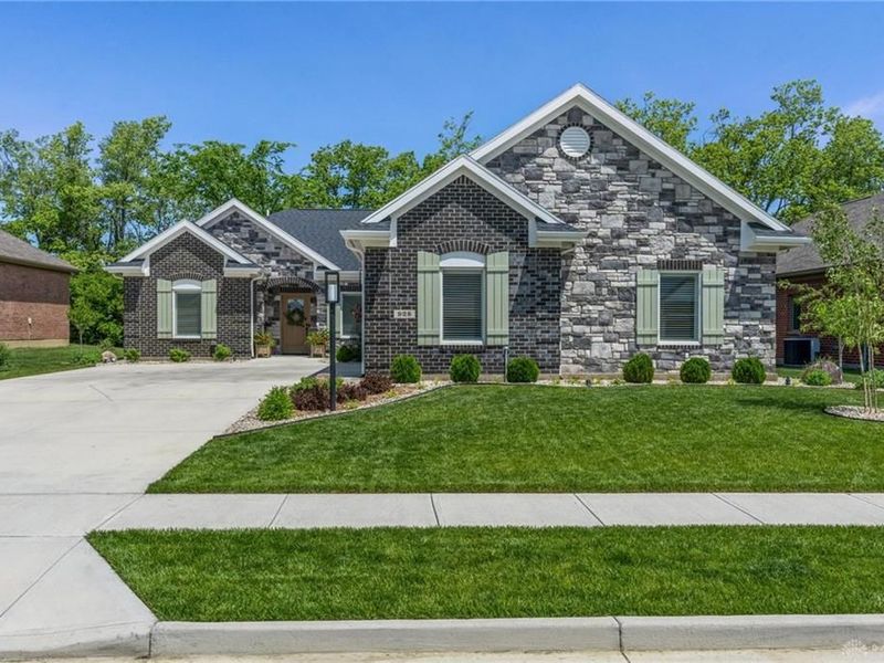 928 Millstone Drive, Tipp City, OH 45371 Photo 1