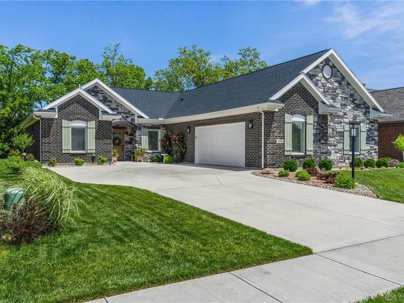 928 Millstone Drive, Tipp City, OH 45371 Photo 2