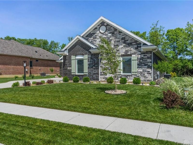 928 Millstone Drive, Tipp City, OH 45371 Photo 3