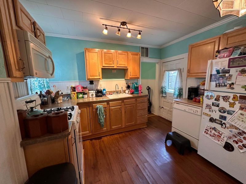 221 N Hayes Street , Bellefontaine, OH 43311 Photo 7