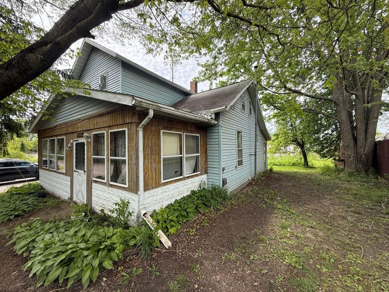 809 E Bucyrus Street , Crestline, OH 44827 Photo 1