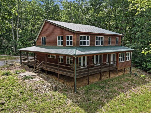 705 N Campbell Rd, Altamont, TN 37301