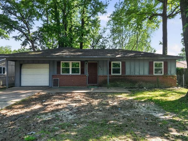 804 Towering Oaks Drive , Jacksonville, AR 72076