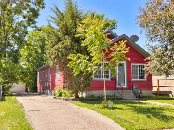 710 Douglas Avenue, Des Moines, IA 50313