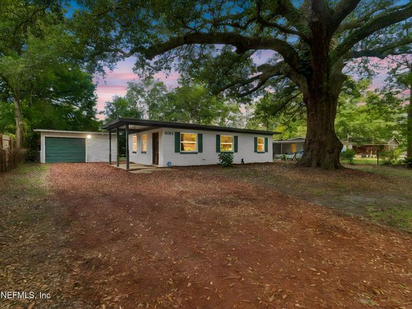 3524 CENTERHILL Drive N, Jacksonville, FL 32254