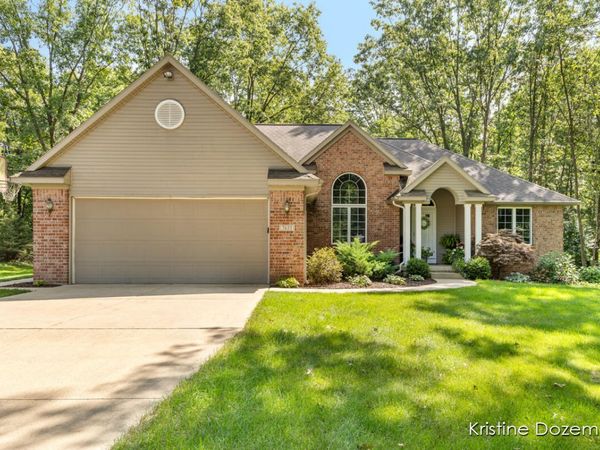 7655 Raven Ridge Drive, Caledonia, MI 49316